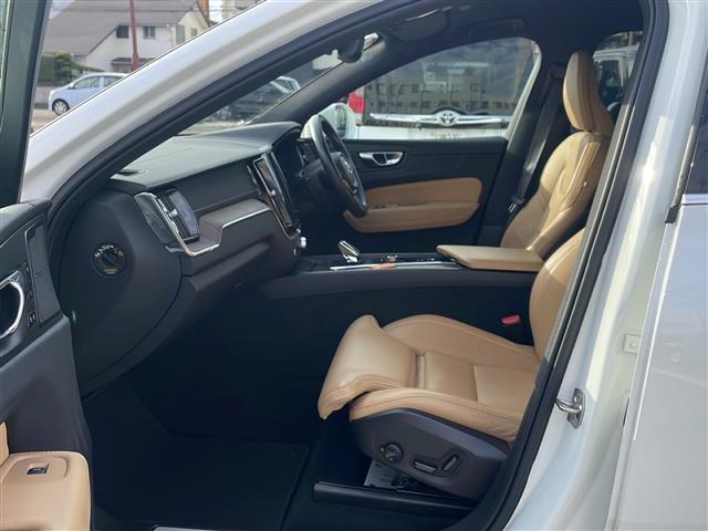 ＸＣ６０ Ｂ５　ＡＷＤ　インスクリプション　純正ナビ　ＡｐｐｌｅＣａｒｐｒａｙ　Ｈａｒｍａｎ／Ｋａｒｄｏｎ　レーダークルコン　全方位カメラ　コーナーセンサー　全席シートヒーター　前席シートクーラー　前席メモリー付きパワーシート　レザーシート（23枚目）
