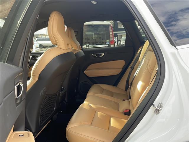 ＸＣ６０ Ｂ５　ＡＷＤ　インスクリプション　純正ナビ　ＡｐｐｌｅＣａｒｐｒａｙ　Ｈａｒｍａｎ／Ｋａｒｄｏｎ　レーダークルコン　全方位カメラ　コーナーセンサー　全席シートヒーター　前席シートクーラー　前席メモリー付きパワーシート　レザーシート（24枚目）