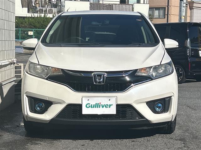 フィットハイブリッド Ｆパッケージ　純正ナビ　ＣＤ　ＤＶＤ　ＦＭ　ＡＭ　ＳＤ　ＵＳＢ　ＡＵＸ　ＢＴ　フルセグＴＶ　Ｂカメラ　前方ドラレコ　ＥＴＣ　ＡＢＳ　プッシュスタート　横滑り防止装置　純正フロアマット　ドアバイザー　フォグライト（19枚目）