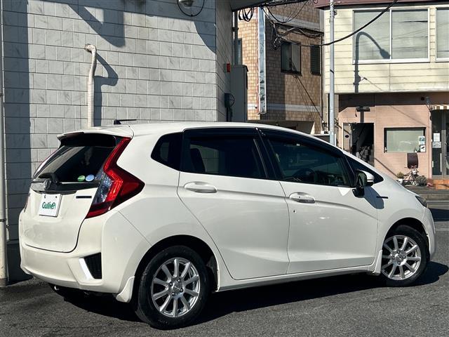 フィットハイブリッド Ｆパッケージ　純正ナビ　ＣＤ　ＤＶＤ　ＦＭ　ＡＭ　ＳＤ　ＵＳＢ　ＡＵＸ　ＢＴ　フルセグＴＶ　Ｂカメラ　前方ドラレコ　ＥＴＣ　ＡＢＳ　プッシュスタート　横滑り防止装置　純正フロアマット　ドアバイザー　フォグライト（23枚目）