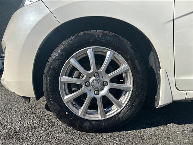 フィットハイブリッド Ｆパッケージ　純正ナビ　ＣＤ　ＤＶＤ　ＦＭ　ＡＭ　ＳＤ　ＵＳＢ　ＡＵＸ　ＢＴ　フルセグＴＶ　Ｂカメラ　前方ドラレコ　ＥＴＣ　ＡＢＳ　プッシュスタート　横滑り防止装置　純正フロアマット　ドアバイザー　フォグライト（31枚目）