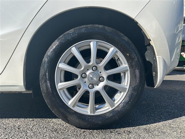 フィットハイブリッド Ｆパッケージ　純正ナビ　ＣＤ　ＤＶＤ　ＦＭ　ＡＭ　ＳＤ　ＵＳＢ　ＡＵＸ　ＢＴ　フルセグＴＶ　Ｂカメラ　前方ドラレコ　ＥＴＣ　ＡＢＳ　プッシュスタート　横滑り防止装置　純正フロアマット　ドアバイザー　フォグライト（32枚目）