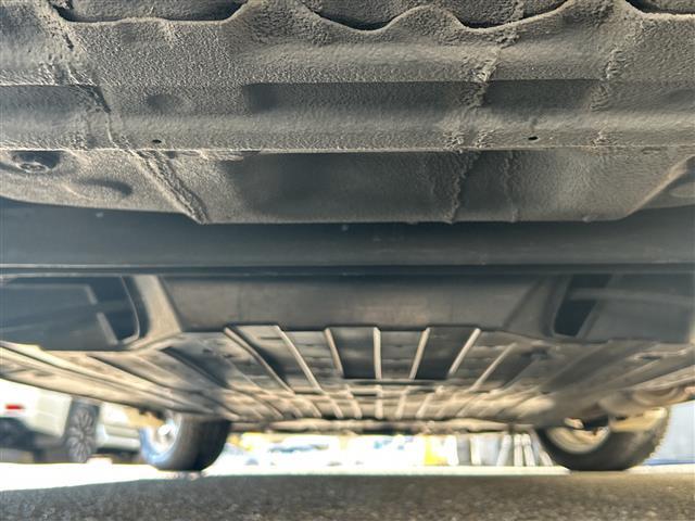 フィットハイブリッド Ｆパッケージ　純正ナビ　ＣＤ　ＤＶＤ　ＦＭ　ＡＭ　ＳＤ　ＵＳＢ　ＡＵＸ　ＢＴ　フルセグＴＶ　Ｂカメラ　前方ドラレコ　ＥＴＣ　ＡＢＳ　プッシュスタート　横滑り防止装置　純正フロアマット　ドアバイザー　フォグライト（34枚目）