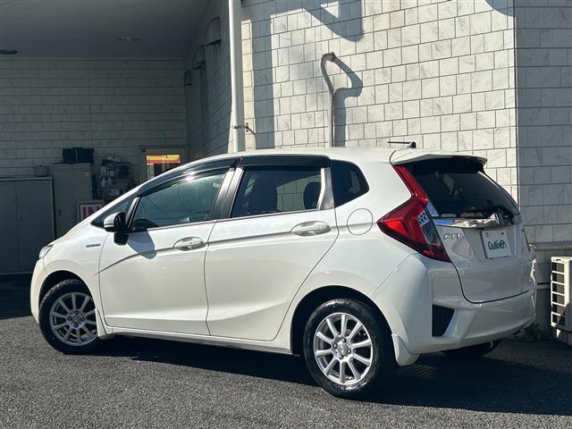 フィットハイブリッド Ｆパッケージ　純正ナビ　ＣＤ　ＤＶＤ　ＦＭ　ＡＭ　ＳＤ　ＵＳＢ　ＡＵＸ　ＢＴ　フルセグＴＶ　Ｂカメラ　前方ドラレコ　ＥＴＣ　ＡＢＳ　プッシュスタート　横滑り防止装置　純正フロアマット　ドアバイザー　フォグライト（36枚目）