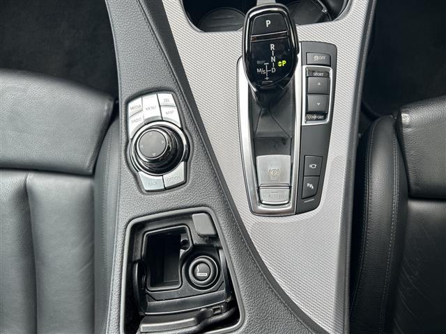 ６シリーズ ６５０ｉクーペ　Ｍスポーツ　サンルフ　純正ナビ　ＣＤ　ＤＶＤ　ＡＭ　ＦＭ　ＵＳＢ　ＡＵＸ　ＢＴ　フルセグＴＶ　バック・サイドカメラ　前ドラレコ　ＥＴＣ　パドルシフト　追クルコン　ＢＳＭ　ＨＵＤ　前後コーナーセンサー　電動Ｐブレー（14枚目）