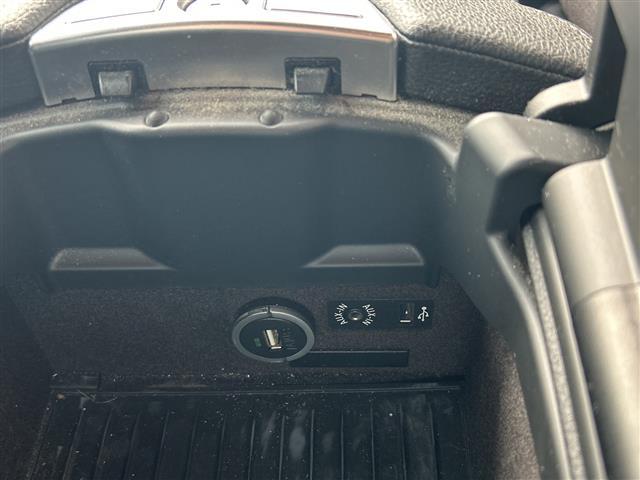 ６シリーズ ６５０ｉクーペ　Ｍスポーツ　サンルフ　純正ナビ　ＣＤ　ＤＶＤ　ＡＭ　ＦＭ　ＵＳＢ　ＡＵＸ　ＢＴ　フルセグＴＶ　バック・サイドカメラ　前ドラレコ　ＥＴＣ　パドルシフト　追クルコン　ＢＳＭ　ＨＵＤ　前後コーナーセンサー　電動Ｐブレー（16枚目）