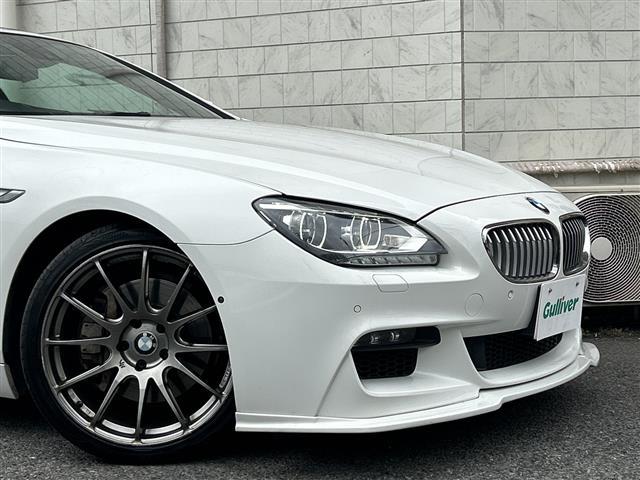 ６シリーズ ６５０ｉクーペ　Ｍスポーツ　サンルフ　純正ナビ　ＣＤ　ＤＶＤ　ＡＭ　ＦＭ　ＵＳＢ　ＡＵＸ　ＢＴ　フルセグＴＶ　バック・サイドカメラ　前ドラレコ　ＥＴＣ　パドルシフト　追クルコン　ＢＳＭ　ＨＵＤ　前後コーナーセンサー　電動Ｐブレー（25枚目）