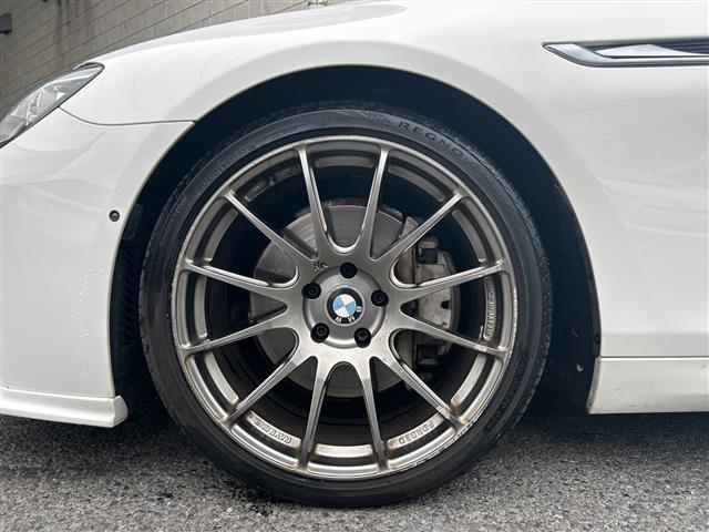 ６シリーズ ６５０ｉクーペ　Ｍスポーツ　サンルフ　純正ナビ　ＣＤ　ＤＶＤ　ＡＭ　ＦＭ　ＵＳＢ　ＡＵＸ　ＢＴ　フルセグＴＶ　バック・サイドカメラ　前ドラレコ　ＥＴＣ　パドルシフト　追クルコン　ＢＳＭ　ＨＵＤ　前後コーナーセンサー　電動Ｐブレー（36枚目）