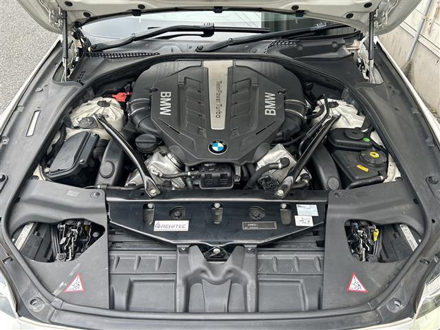 ６シリーズ ６５０ｉクーペ　Ｍスポーツ　サンルフ　純正ナビ　ＣＤ　ＤＶＤ　ＡＭ　ＦＭ　ＵＳＢ　ＡＵＸ　ＢＴ　フルセグＴＶ　バック・サイドカメラ　前ドラレコ　ＥＴＣ　パドルシフト　追クルコン　ＢＳＭ　ＨＵＤ　前後コーナーセンサー　電動Ｐブレー（38枚目）