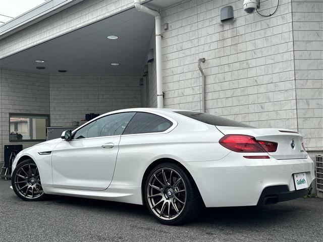 ６シリーズ ６５０ｉクーペ　Ｍスポーツ　サンルフ　純正ナビ　ＣＤ　ＤＶＤ　ＡＭ　ＦＭ　ＵＳＢ　ＡＵＸ　ＢＴ　フルセグＴＶ　バック・サイドカメラ　前ドラレコ　ＥＴＣ　パドルシフト　追クルコン　ＢＳＭ　ＨＵＤ　前後コーナーセンサー　電動Ｐブレー（41枚目）