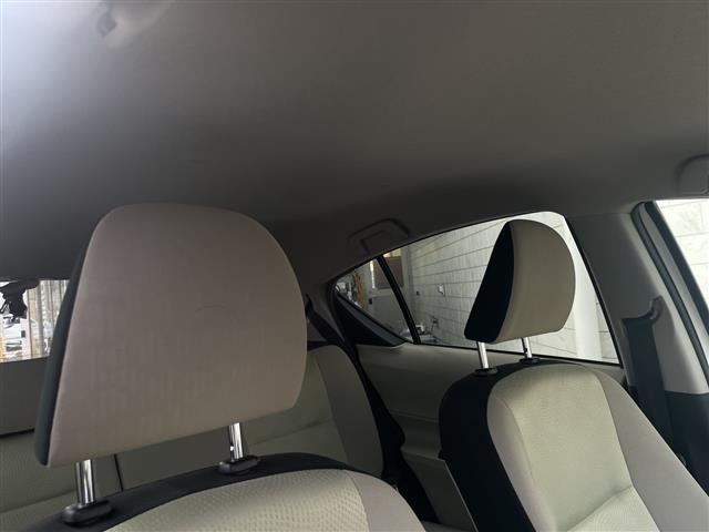 アクア Ｓ　純正ナビ　ＣＤ　ＡＭ　ＦＭ　ＳＤ　ＢＴ　フルセグＴＶ　バックカメラ　ＥＴＣ　ＡＢＳ　横滑り防止装置　オートライト　ＩＳＯＦＩＸ　純正マット　社外アルミホイール　スペアキー１個　保証書　取扱説明書（12枚目）