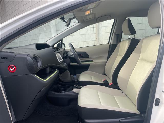 アクア Ｓ　純正ナビ　ＣＤ　ＡＭ　ＦＭ　ＳＤ　ＢＴ　フルセグＴＶ　バックカメラ　ＥＴＣ　ＡＢＳ　横滑り防止装置　オートライト　ＩＳＯＦＩＸ　純正マット　社外アルミホイール　スペアキー１個　保証書　取扱説明書（15枚目）