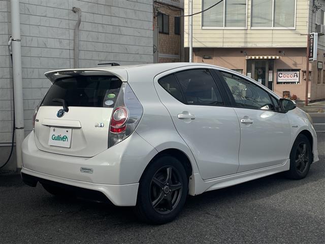 アクア Ｓ　純正ナビ　ＣＤ　ＡＭ　ＦＭ　ＳＤ　ＢＴ　フルセグＴＶ　バックカメラ　ＥＴＣ　ＡＢＳ　横滑り防止装置　オートライト　ＩＳＯＦＩＸ　純正マット　社外アルミホイール　スペアキー１個　保証書　取扱説明書（23枚目）