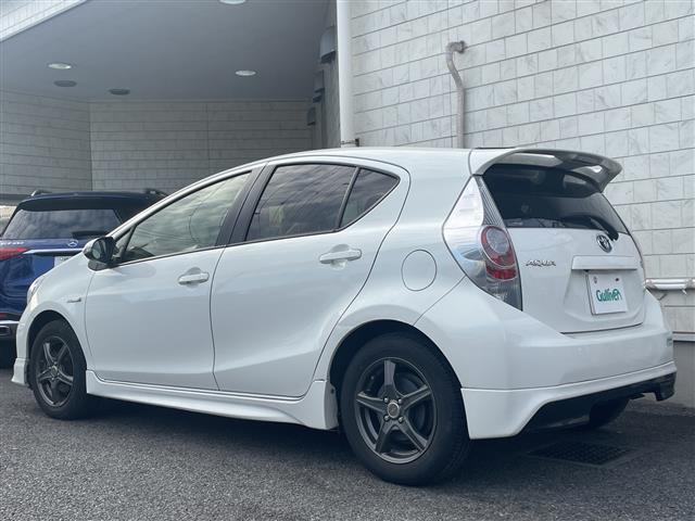アクア Ｓ　純正ナビ　ＣＤ　ＡＭ　ＦＭ　ＳＤ　ＢＴ　フルセグＴＶ　バックカメラ　ＥＴＣ　ＡＢＳ　横滑り防止装置　オートライト　ＩＳＯＦＩＸ　純正マット　社外アルミホイール　スペアキー１個　保証書　取扱説明書（26枚目）