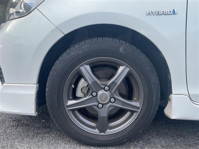 アクア Ｓ　純正ナビ　ＣＤ　ＡＭ　ＦＭ　ＳＤ　ＢＴ　フルセグＴＶ　バックカメラ　ＥＴＣ　ＡＢＳ　横滑り防止装置　オートライト　ＩＳＯＦＩＸ　純正マット　社外アルミホイール　スペアキー１個　保証書　取扱説明書（31枚目）