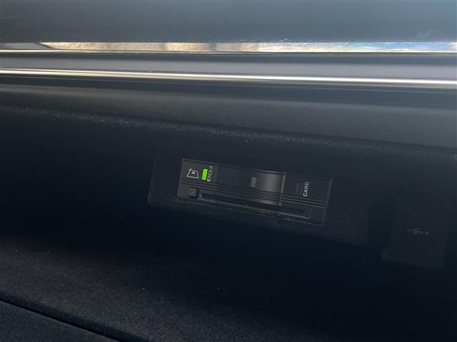 レンジローバースポーツ ダイナミック　ＨＳＥ　１オナ　サンルフ　ＭＥＲＩＤＩＡＮ　純正ナビ　ＦＭ　ＡＭ　ＵＳＢ　ＢＴ　Ａｎｄｒｏｉｄ　Ａｕｔｏ　Ａｐｐｌｅ　Ｃａｒ　Ｐｌａｙ　全方位カメラ　前後ドラレコ　ＥＴＣ２．０　パドルシフト　クルコン　ＨＵＤ（8枚目）