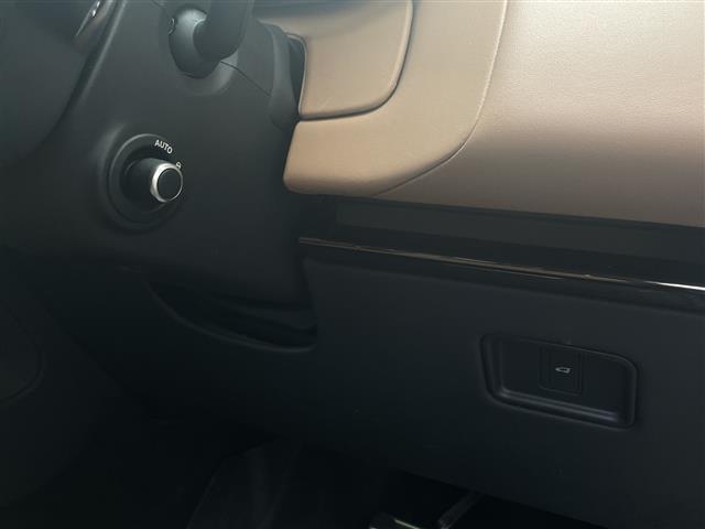 レンジローバースポーツ ダイナミック　ＨＳＥ　１オナ　サンルフ　ＭＥＲＩＤＩＡＮ　純正ナビ　ＦＭ　ＡＭ　ＵＳＢ　ＢＴ　Ａｎｄｒｏｉｄ　Ａｕｔｏ　Ａｐｐｌｅ　Ｃａｒ　Ｐｌａｙ　全方位カメラ　前後ドラレコ　ＥＴＣ２．０　パドルシフト　クルコン　ＨＵＤ（11枚目）