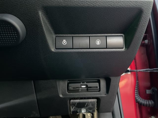 オーラ Ｇ　レザーエディション　１オナ　純正ナビ　全方位カメラ　エマブレ　車線逸脱　後側方衝突　ＢＳＭ　白革シート　シートヒーター　ハンドルヒーター　ＥＴＣ　ドラレコ　デジタルミラー　純正フロアマット　純正ドアバイザー　スペアキー（11枚目）