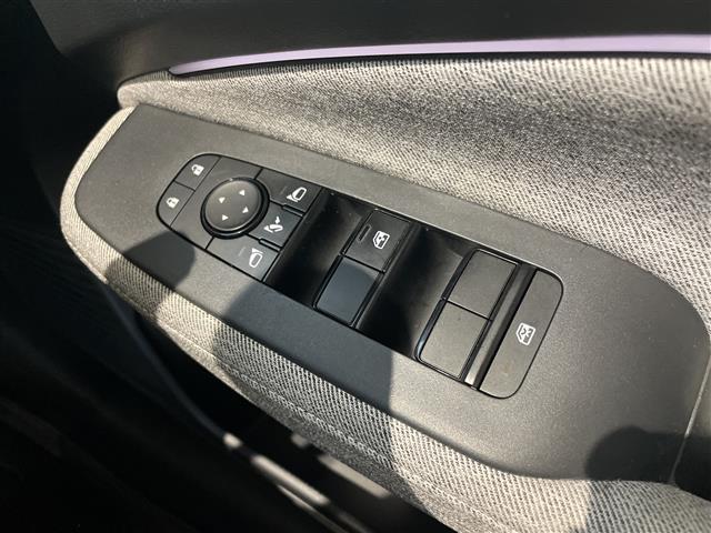 オーラ Ｇ　レザーエディション　１オナ　純正ナビ　全方位カメラ　エマブレ　車線逸脱　後側方衝突　ＢＳＭ　白革シート　シートヒーター　ハンドルヒーター　ＥＴＣ　ドラレコ　デジタルミラー　純正フロアマット　純正ドアバイザー　スペアキー（13枚目）