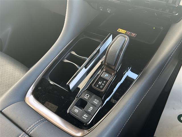 ヴェルファイアハイブリッド Ｚ　プレミア　１オナ　サンルーフ　ユニバーサルステップ　純正ナビ　３６０カメラ　フリップダウンモニター　電動シェード　トヨタセーフティセンス　１５００Ｗ電源　デジタルミラー　ＥＴＣ２．０　前後ドラレコ　スペアキー（9枚目）