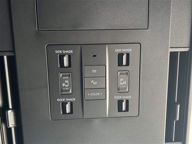 ヴェルファイアハイブリッド Ｚ　プレミア　１オナ　サンルーフ　ユニバーサルステップ　純正ナビ　３６０カメラ　フリップダウンモニター　電動シェード　トヨタセーフティセンス　１５００Ｗ電源　デジタルミラー　ＥＴＣ２．０　前後ドラレコ　スペアキー（11枚目）