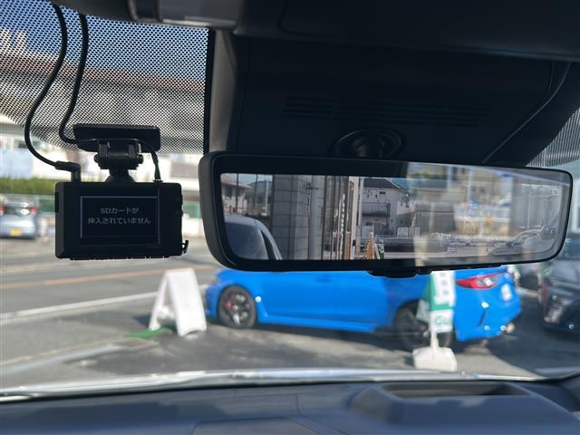 ヴェルファイアハイブリッド Ｚ　プレミア　１オナ　サンルーフ　ユニバーサルステップ　純正ナビ　３６０カメラ　フリップダウンモニター　電動シェード　トヨタセーフティセンス　１５００Ｗ電源　デジタルミラー　ＥＴＣ２．０　前後ドラレコ　スペアキー（14枚目）