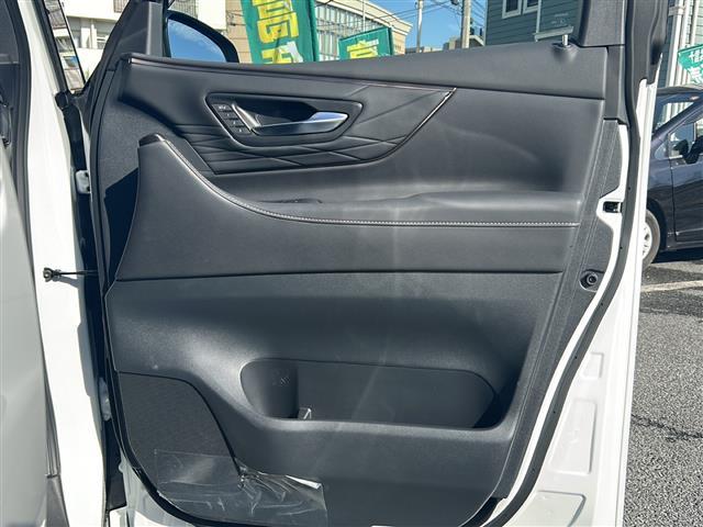 ヴェルファイアハイブリッド Ｚ　プレミア　１オナ　サンルーフ　ユニバーサルステップ　純正ナビ　３６０カメラ　フリップダウンモニター　電動シェード　トヨタセーフティセンス　１５００Ｗ電源　デジタルミラー　ＥＴＣ２．０　前後ドラレコ　スペアキー（18枚目）