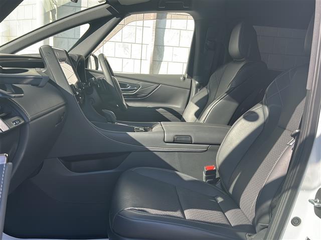 ヴェルファイアハイブリッド Ｚ　プレミア　１オナ　サンルーフ　ユニバーサルステップ　純正ナビ　３６０カメラ　フリップダウンモニター　電動シェード　トヨタセーフティセンス　１５００Ｗ電源　デジタルミラー　ＥＴＣ２．０　前後ドラレコ　スペアキー（20枚目）