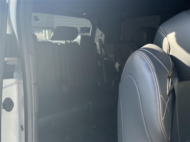 ヴェルファイアハイブリッド Ｚ　プレミア　１オナ　サンルーフ　ユニバーサルステップ　純正ナビ　３６０カメラ　フリップダウンモニター　電動シェード　トヨタセーフティセンス　１５００Ｗ電源　デジタルミラー　ＥＴＣ２．０　前後ドラレコ　スペアキー（21枚目）