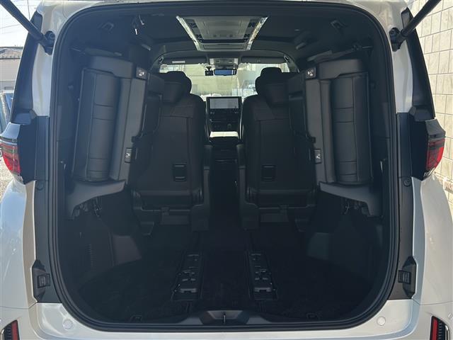 ヴェルファイアハイブリッド Ｚ　プレミア　１オナ　サンルーフ　ユニバーサルステップ　純正ナビ　３６０カメラ　フリップダウンモニター　電動シェード　トヨタセーフティセンス　１５００Ｗ電源　デジタルミラー　ＥＴＣ２．０　前後ドラレコ　スペアキー（23枚目）