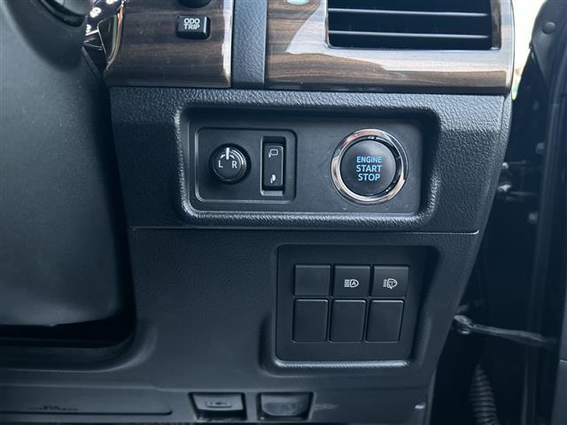 ランドクルーザープラド TX 1オーナー 純正ナビ CD DVD FM AM SD BT フルセグTV Bカメラ 前方ドラレコ ETC2.0 レーダークルコン サイドアンダーミラー レーンキープ プリクラッシュ コーナーセンサー(11枚目)