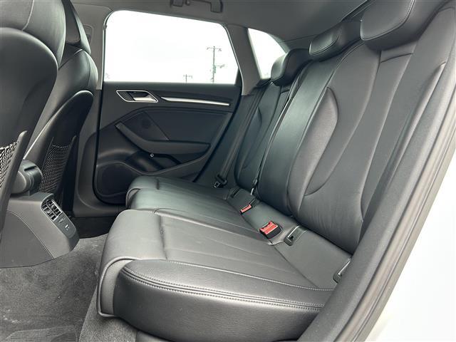 Ａ３ スポーツバック３０ＴＦＳＩ　スポーツ　ワンオーナー／純正ナビ／バックカメラ／ＥＴＣ／前後ドラレコ／シートヒーター／エアシート／パワーシート／レーダークルーズコントロール／コーナーセンサー／ＬＥＤ／衝突被害軽減システム／純正ＡＷ１７インチ（36枚目）