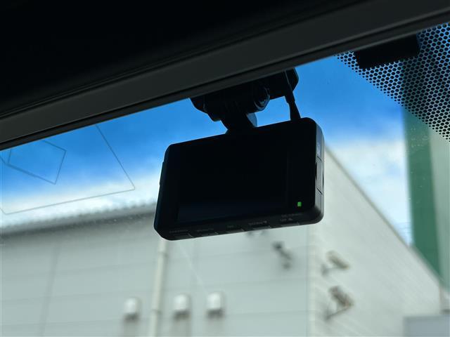 ハリアー プレミアム　純正ナビ／地デジＴＶ／Ｂｌｕｅｔｏｏｔｈ／バックカメラ／サンルーフ／モデリスタエアロ／衝突軽減ブレーキ／レーンキープ／ハーフレザー／純正アルミ／ＬＥＤヘッドライト／パワーバックドア／スマートキー（14枚目）