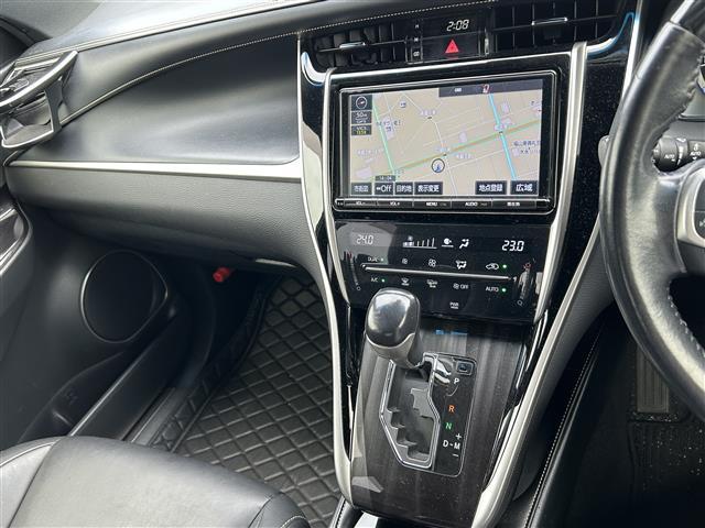 ハリアー プレミアム　純正ナビ／地デジＴＶ／Ｂｌｕｅｔｏｏｔｈ／バックカメラ／サンルーフ／モデリスタエアロ／衝突軽減ブレーキ／レーンキープ／ハーフレザー／純正アルミ／ＬＥＤヘッドライト／パワーバックドア／スマートキー（17枚目）