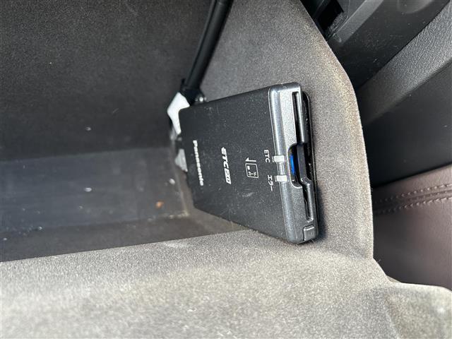 ＣＸ－８ ２５Ｓ　Ｌパッケージ　衝突軽減ブレーキ／サンルーフ／純正ナビ／地デジＴＶ／Ｂｌｕｅｔｏｏｔｈ／ＢＯＳＥスピーカー／黒レザーシート／シートヒーター／エアシート／アクティブドライビングディスプレイ／ステアリングヒーター／ＢＳＭ（24枚目）