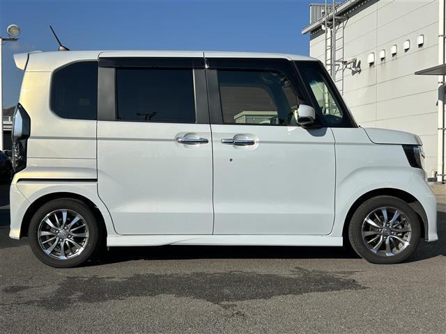 Ｎ－ＢＯＸカスタム Ｌ　アルパインナビ／クルーズコントロール／ホンダセンシング（衝突防止機能・レーンキープアシスト・パーキングセンサーシステム）／プラズマクラスターエアコン／両側パワースライドドア／電格ミラー／ＵＳＢ端子（2枚目）