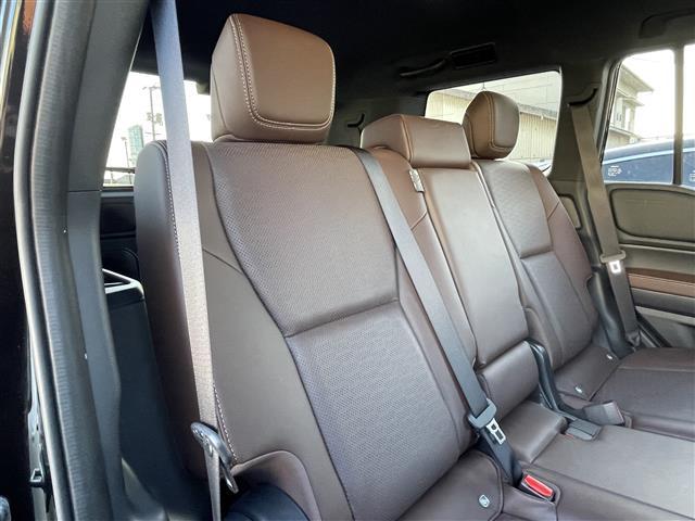 ランドクルーザー２５０ ＶＸファーストエディション　丸目ヘッドライト／アドバンストドライブ／ワンオーナー／サンルーフ／純正ナビ（フルセグＴＶ／ＨＤＭＩ／Ｂｌｕｅｔｏｏｔｈ）／ＪＢＬサウンド／全方位モニター／置くだけ充電／デジタルインナーミラー／茶レザー（17枚目）