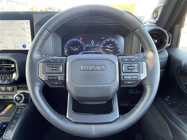 ランドクルーザー２５０ ＶＸファーストエディション　丸目ヘッドライト／アドバンストドライブ／ワンオーナー／サンルーフ／純正ナビ（フルセグＴＶ／ＨＤＭＩ／Ｂｌｕｅｔｏｏｔｈ）／ＪＢＬサウンド／全方位モニター／置くだけ充電／デジタルインナーミラー／茶レザー（23枚目）