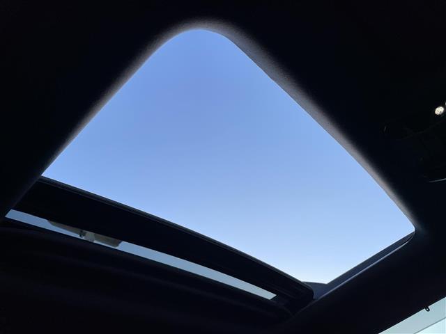 ランドクルーザー２５０ ＶＸファーストエディション　丸目ヘッドライト／アドバンストドライブ／ワンオーナー／サンルーフ／純正ナビ（フルセグＴＶ／ＨＤＭＩ／Ｂｌｕｅｔｏｏｔｈ）／ＪＢＬサウンド／全方位モニター／置くだけ充電／デジタルインナーミラー／茶レザー（28枚目）