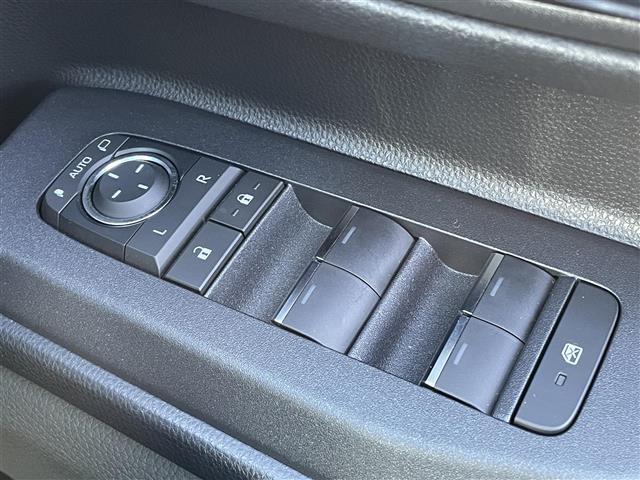 ランドクルーザー２５０ ＶＸファーストエディション　丸目ヘッドライト／アドバンストドライブ／ワンオーナー／サンルーフ／純正ナビ（フルセグＴＶ／ＨＤＭＩ／Ｂｌｕｅｔｏｏｔｈ）／ＪＢＬサウンド／全方位モニター／置くだけ充電／デジタルインナーミラー／茶レザー（36枚目）