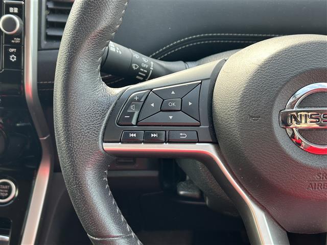 セレナ ハイウェイスター Vセレクション 純正9インチメモリナビ/11インチフリップダウンモニター/全方位カメラ/追従型クルーズコントロール/ダウンヒルアシストコントロール/両側パワースライドドア/電子パーキング/ETC/保証書/取扱説明書(10枚目)