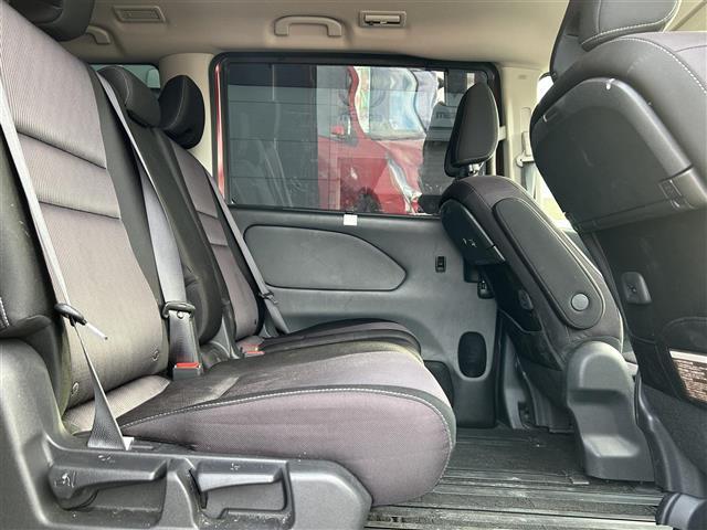 セレナ ハイウェイスター Vセレクション 純正9インチメモリナビ/11インチフリップダウンモニター/全方位カメラ/追従型クルーズコントロール/ダウンヒルアシストコントロール/両側パワースライドドア/電子パーキング/ETC/保証書/取扱説明書(21枚目)