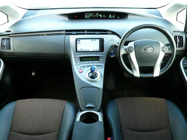 プリウス Gツーリングセレクション プリクラッシュセーフティシステム Bluetoothオーディオ Rカメラ AUX 1オーナー LEDヘットライト エアコン Wエアバック エアバック ETC車載器 キーフリー パワーウインド PS(31枚目)