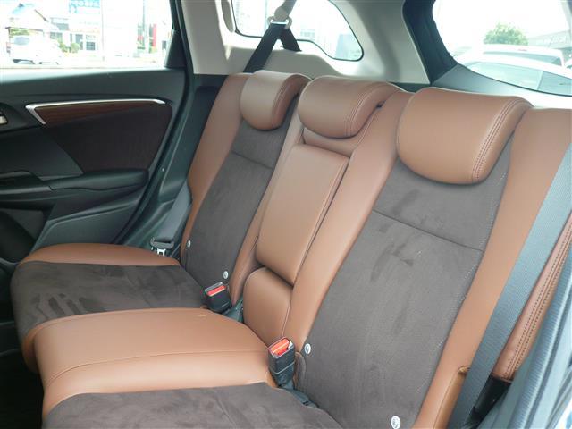 シャトル ハイブリッドZ ホンダセンシング 衝突軽減 レーダークルコン カーテンエアバック LEDライト 前席シートヒーター メモリナビ Bカメラ USB接続 DVD パワーウィンドウ オートライト ナビTV 地デジ ETC スマートキー(18枚目)