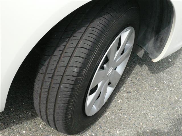 ラティオ X アイドリングS ダブルエアバック キーレスキー 1オーナー エアバック ABS マニュアルエアコン パワーステアリング パワーウィンドウ(11枚目)