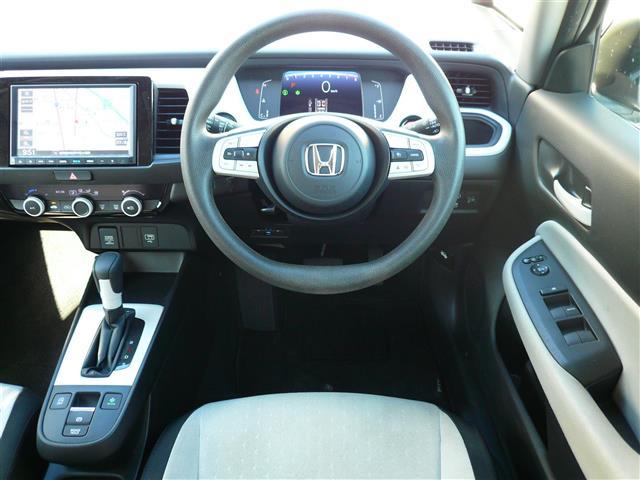 フィット ベーシック 追従型クルコン メモリナビ アイスト 衝突軽減 DVD再生 VSA 地デジ オートエアコン USB接続 ETC車載器 AUTOライト スマートキー パワーステアリング キーレス パワーウインドウ(8枚目)