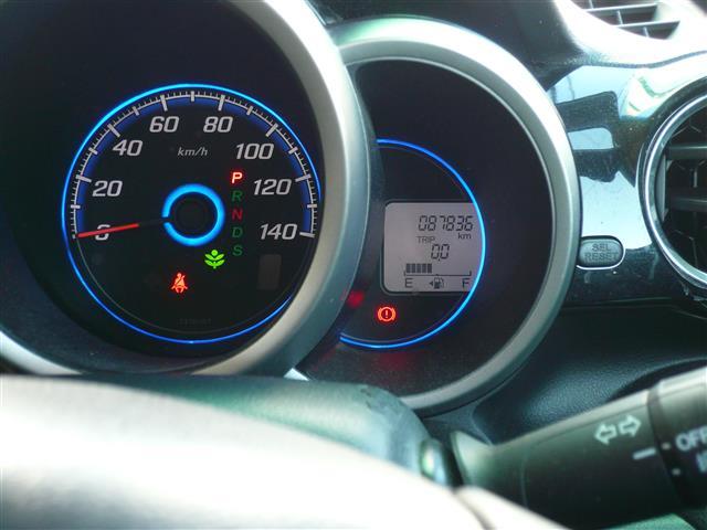 Ｎ－ＢＯＸカスタム Ｇ・ターボパッケージ　バツクカメラ　パワーウインドウ　スマートキープッシュスタート　ＥＳＣ　キーレスエントリー　ＡＵＴＯライト　ＡＢＳ　助手席エアバック　パワーステアリング　ターボ　オートエアコン　エアバック　ＳＤナビ（12枚目）