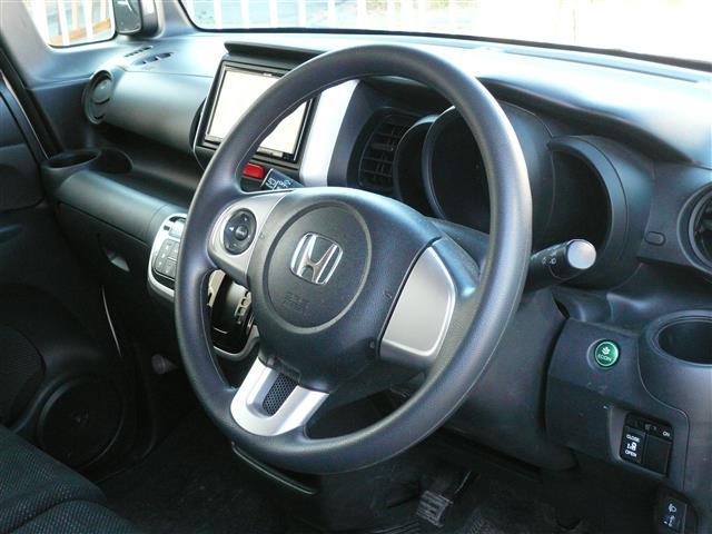 Ｎ－ＢＯＸ Ｇ・Ｌパッケージ　Ｉ－ＳＴＯＰ　ベンチ席　カラーバックモニター　全席ＰＷ　ナビテレビ　地ＴＶ　ＡＡＣ　横滑り防止　スマートキー　ＤＶＤ再生　ＡＢＳ　ＥＴＣ　キーレスＥ　パワーステアリング　運転席エアバッグ　ＳＤ（18枚目）