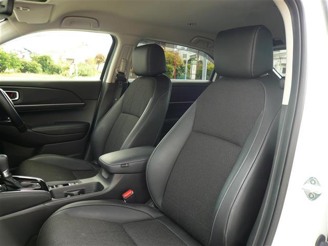 ヴェゼル ｅ：ＨＥＶ　Ｚ　ＬＤＡ　衝突回避支援ブレーキ機能　１オナ　追従　スマキ　ＢＴオーディオ　Ｐトランク　フルオートエアコン　Ｄレコ　エアバッグ　両席エアバック　Ｒカメ　パワーウィンドウ　ＬＥＤランプ　ソナー　シートヒータ（22枚目）