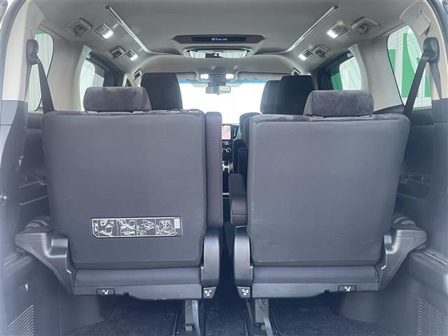 ヴェルファイア ２．５Ｚ　ＢＩＧＸナビ／フリップダウンモニター　車線逸脱　ｂｌｕｅｔｏｏｔｈ　両自動ドア　地デジ　エアロ　Ｂカメラ　オートクルーズコントロール　ダブルエアコン　ＬＥＤライト　横滑り防止装置付き　ＥＴＣ　ＤＶＤ（21枚目）